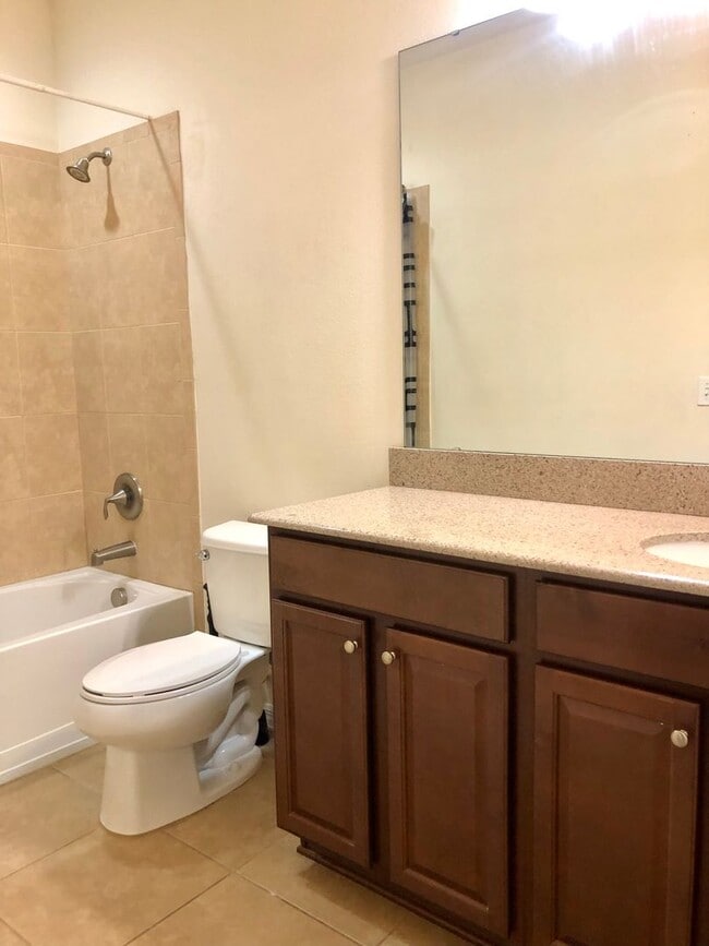 Building Photo - Nice 3/2.5 Two Story Condo in East Orlando!