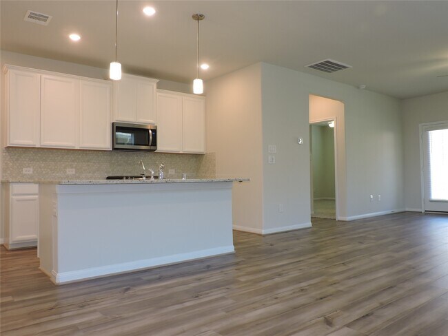 Building Photo - 7219 Cherrybark Oak Dr