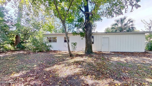 Building Photo - 2131 Goltare Dr