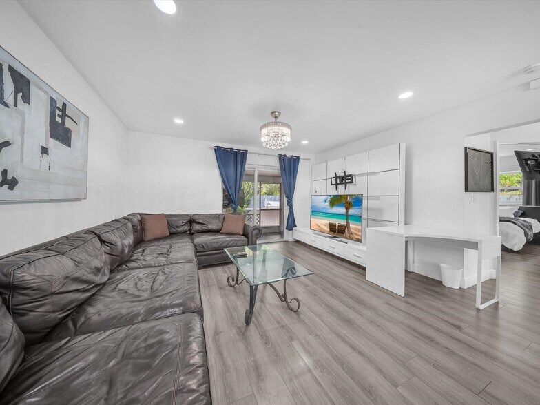 Building Photo - 2019-2023 NE 15th Ave