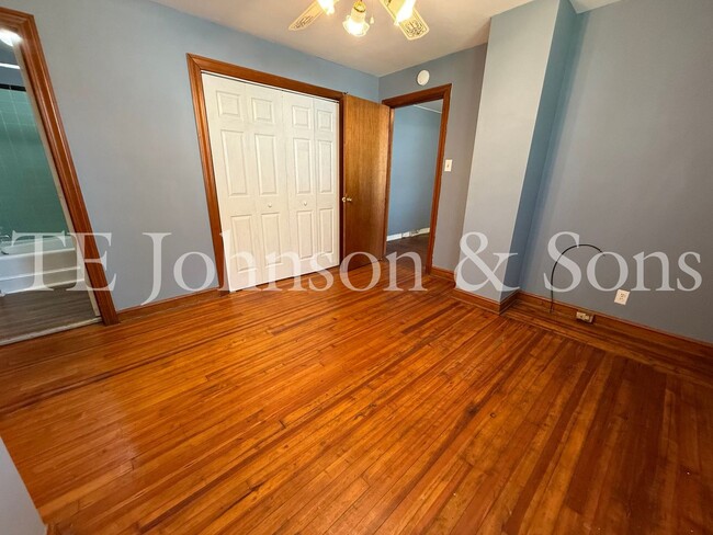 Building Photo - One Bedroom Bungalow