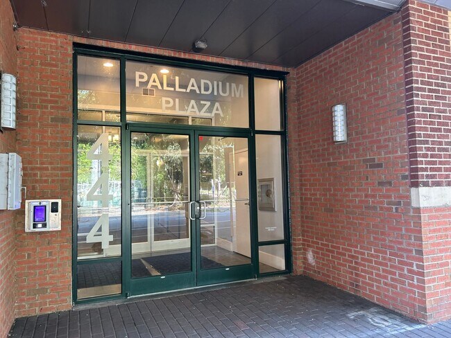 Building Photo - 1 Bed | 1.5 Bath Downtown Raleigh Condo - ...