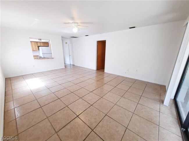 Building Photo - 937 SE 24th Ave