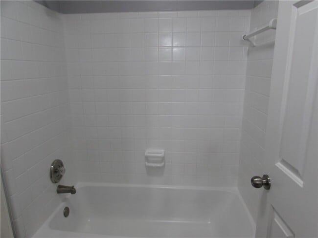 Building Photo - 1774 Twin Brooks Dr SE