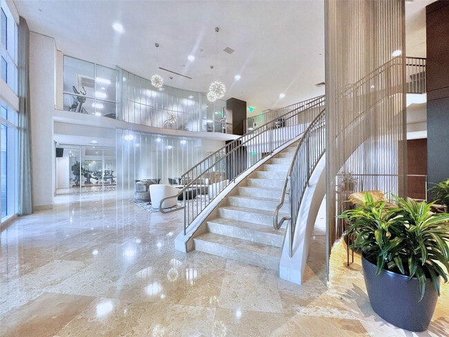 Building Photo - 511 SE 5 Ave