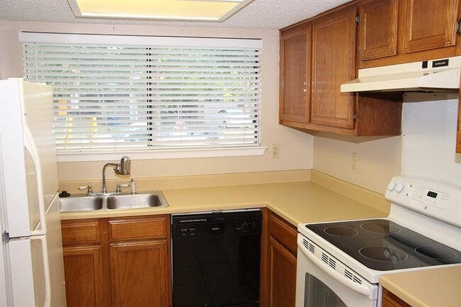 Building Photo - 13355 Water Oak Ln
