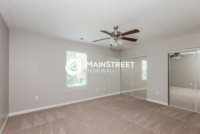 Building Photo - 4 Bedroom Pet-Friendly Home in Charlotte, NC with Main Street Renewal
