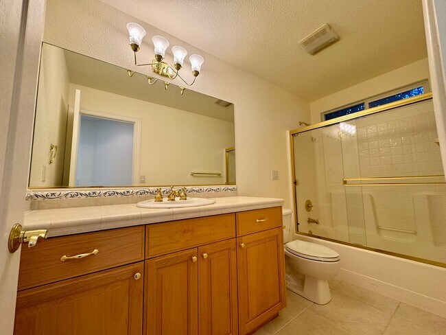 Building Photo - 6255 Peacock Way