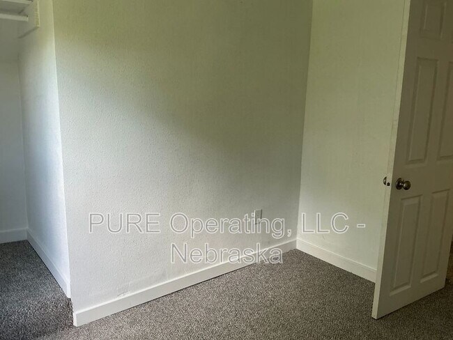 Building Photo - 4245 Burdette St