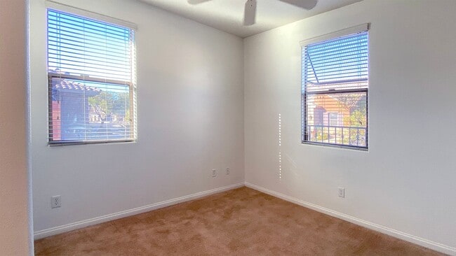 Building Photo - Great single story home 4 beds 3 baths in ...