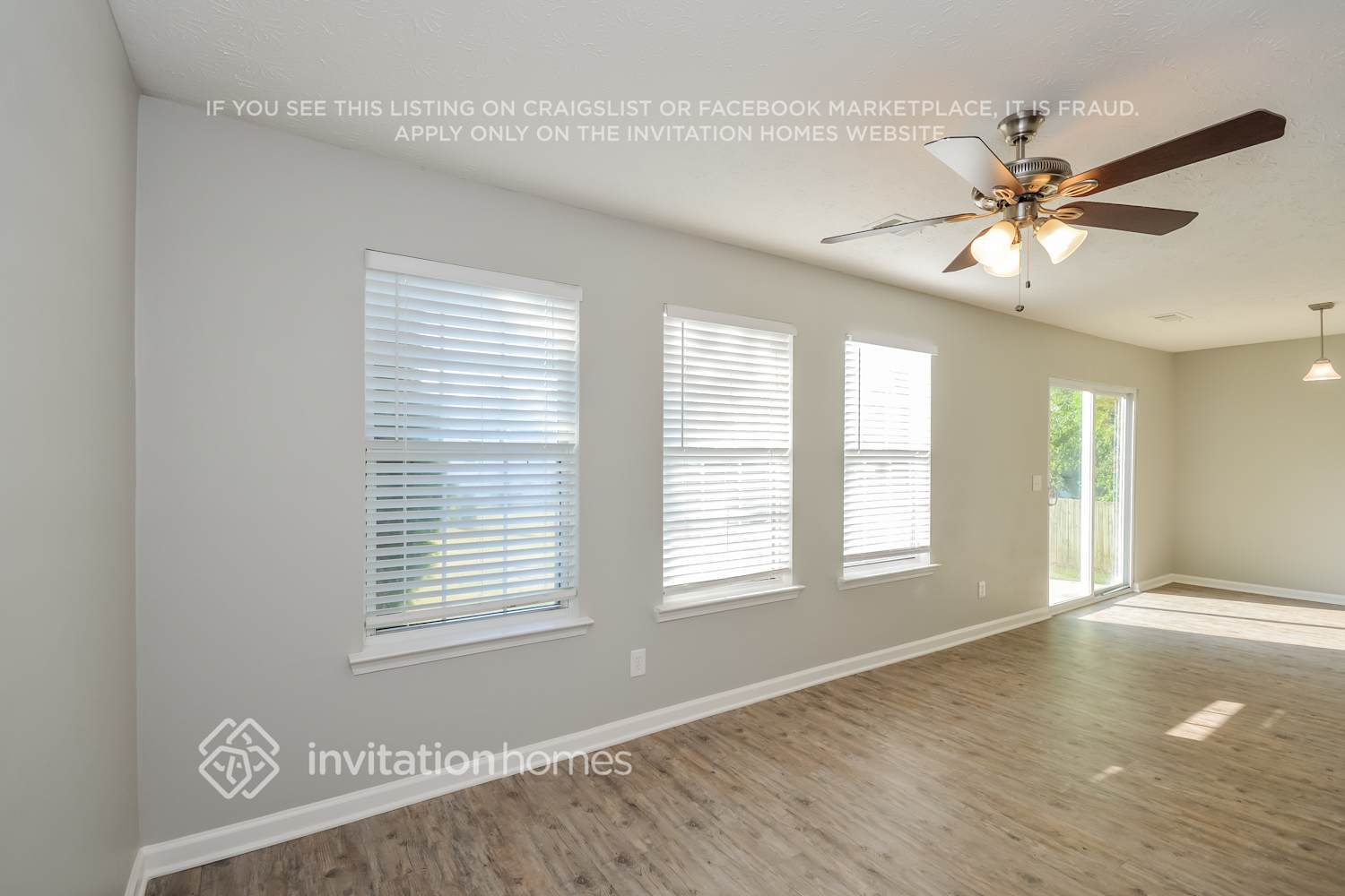 Building Photo - 423 Crested View Dr