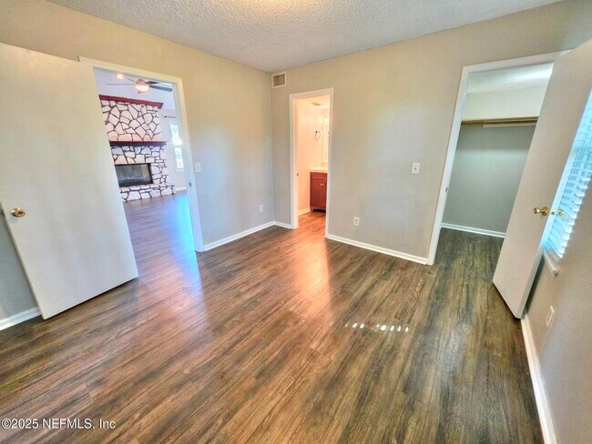 Building Photo - 4316 Pilgrim Way