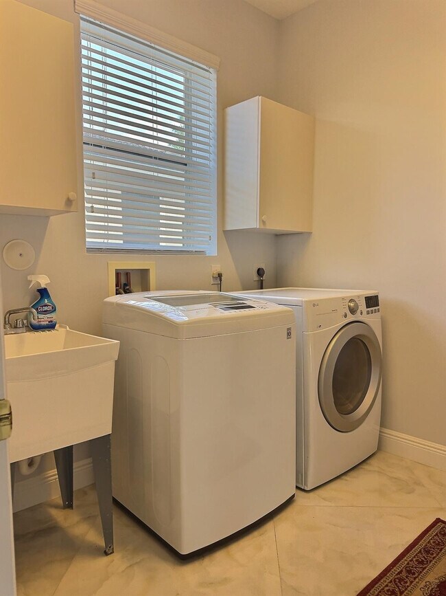 Building Photo - 9183 Nugent Trail