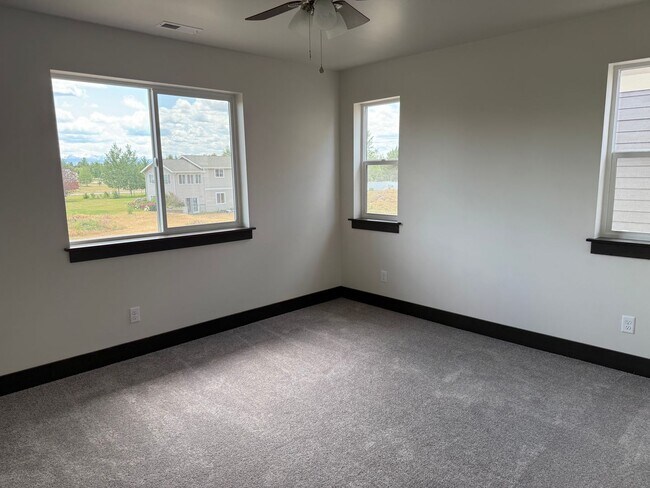 Building Photo - Brand New 3 Bed 2.5 Bath with double attac...
