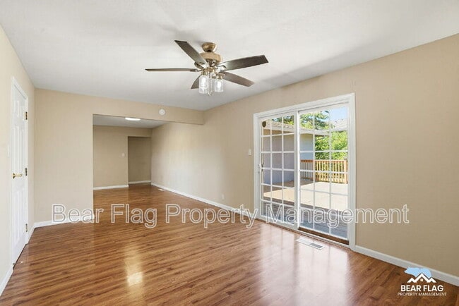 Building Photo - 1312 Mission Dr
