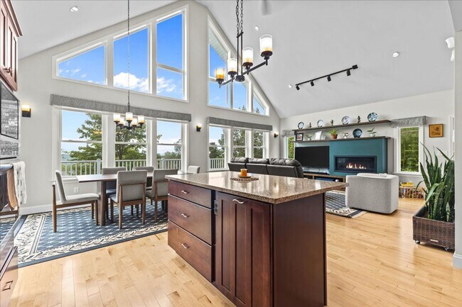 Building Photo - Contemporary with Gorgeous Views in Hinesburg, Vermont - Fully Furnished w/ Utilities Included