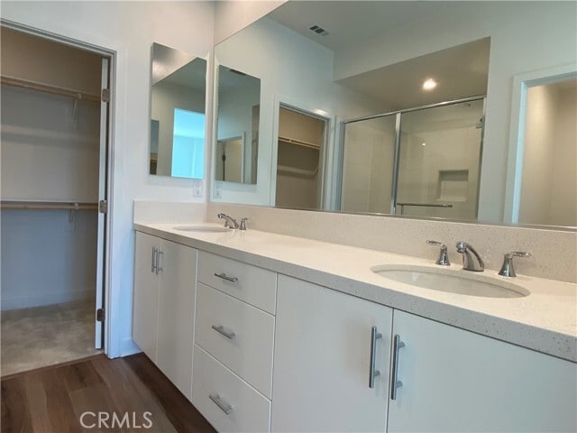 Building Photo - 1319 W Cara Dr