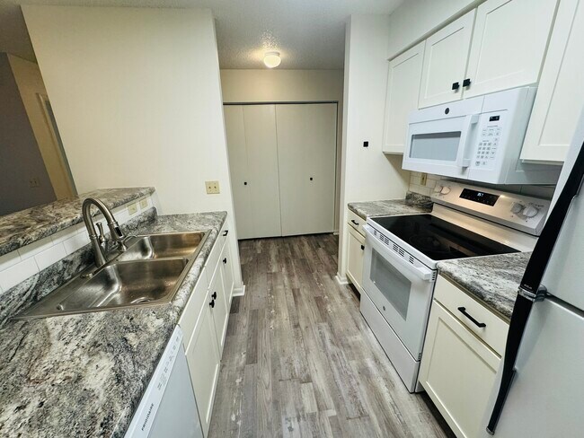 Building Photo - 365 Beaver Kreek Center