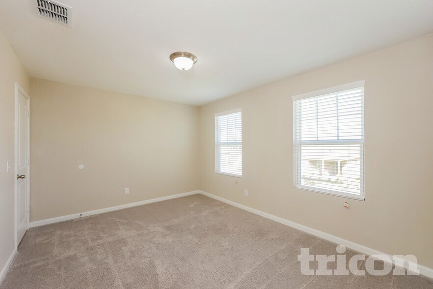 Building Photo - 14326 Palm Ridge