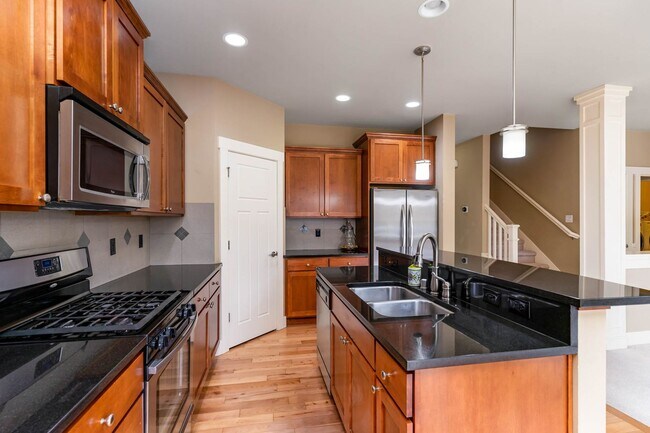 Building Photo - 5Bd/3Ba Lynnwood House