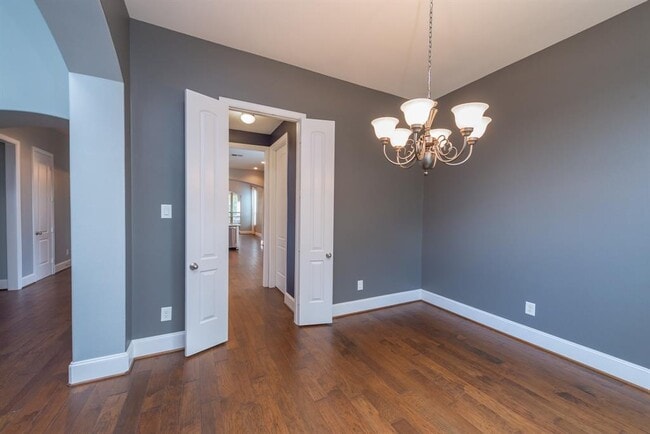 Building Photo - 29010 Pinnacle Ridge Dr