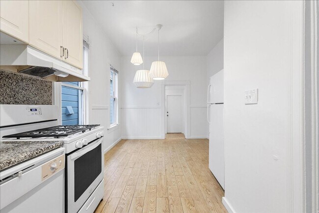 Building Photo - 1817 Sherman St