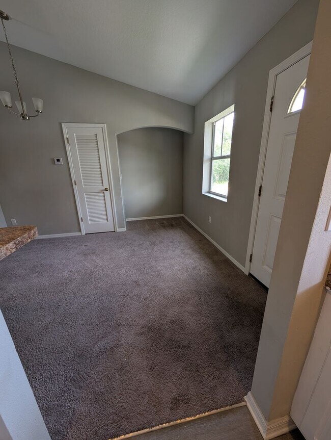Building Photo - 9019 Cochise Ln