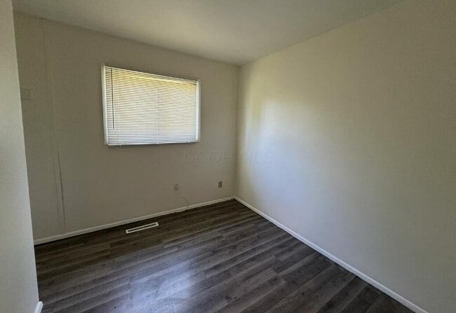 Building Photo - 3638 Clearwater Dr