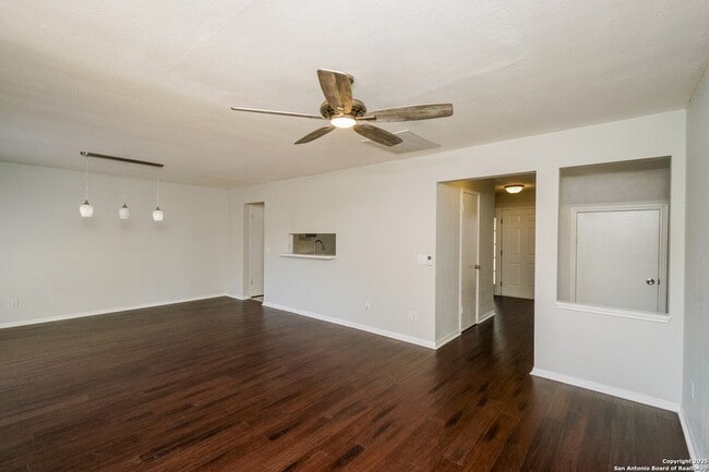 Building Photo - 5806 Elk Lake Dr