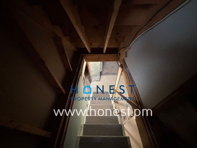 Building Photo - 273 Pond Rd