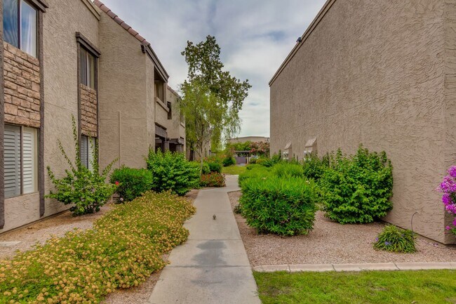 Building Photo - Bella Vita Condo-2 bed, 2 bath in Scottsdale