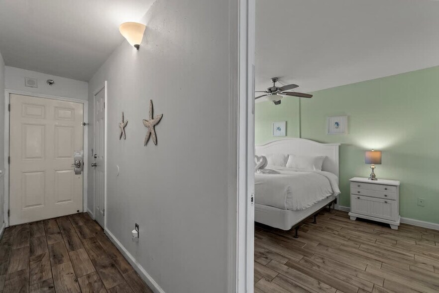 Building Photo - 8743 Thomas Dr