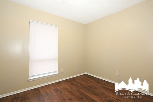 Building Photo - 5387 Cornstalk Cove