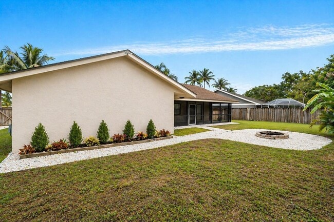 Building Photo - 190 Parkwood Dr S