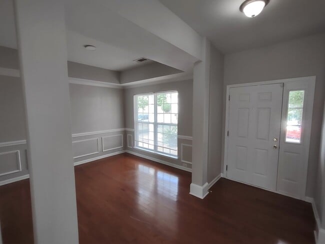 Building Photo - Beautiful Home located in the McCoy Crossing Community!
