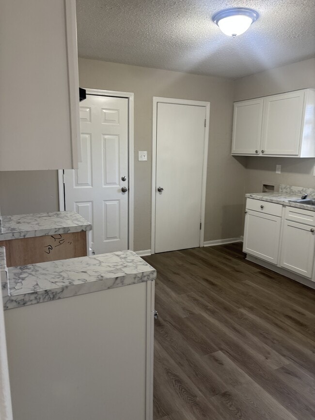 Building Photo - 5052 Blacksmith Dr