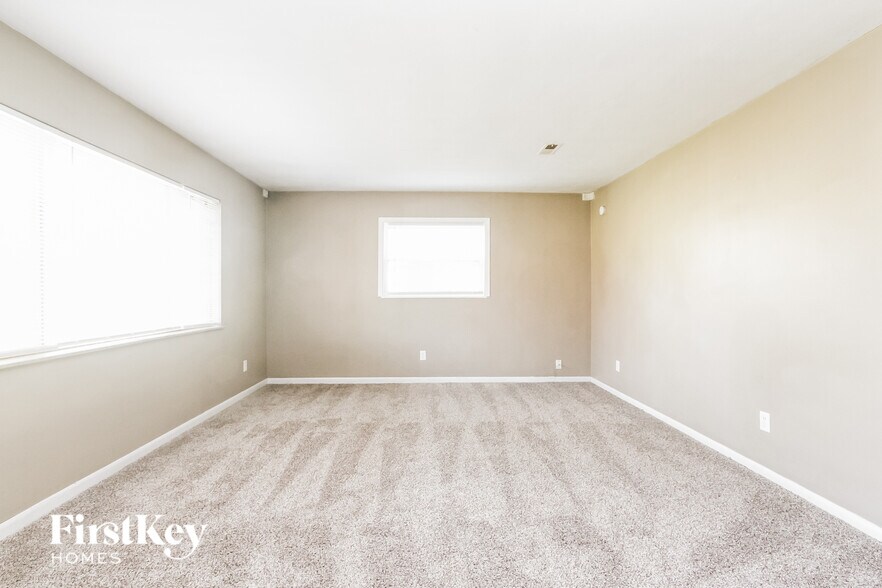 Building Photo - 3223 Vincz Dr