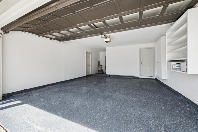 Building Photo - 2506 Avalon Pl