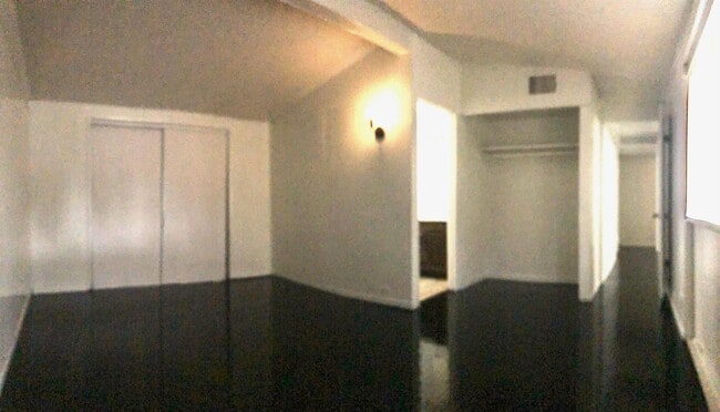 Building Photo - 5516 Heron Ave