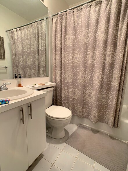 Building Photo - 229 W Canton St