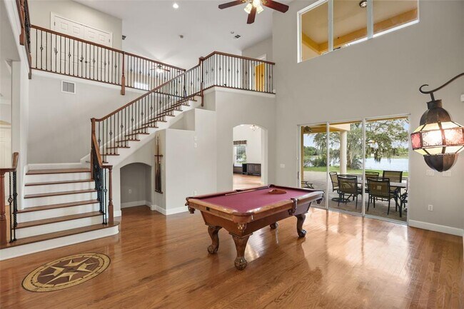 Building Photo - 5554 Palm Lake Cir