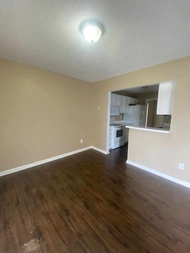 Building Photo - 6227 Crest Green Rd