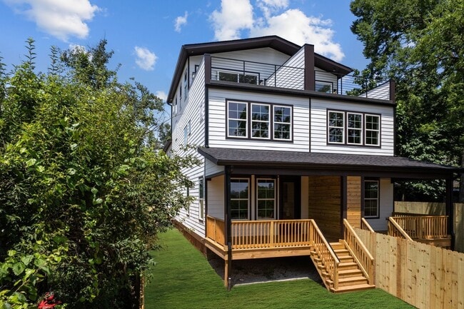 Building Photo - 660 Vernon Ave