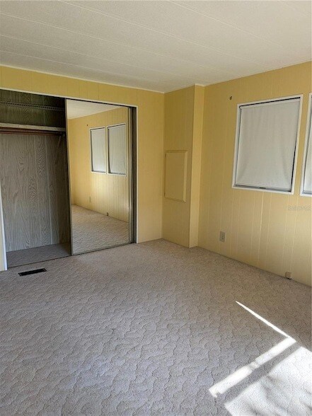 Building Photo - 274 Beach Ct