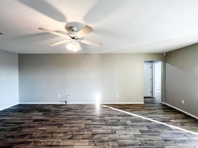 Building Photo - Available NOW Beautiful 1 story, 3 bedroom, 2 bath home. This is exactly what you have been looki...