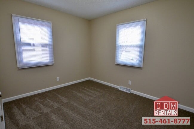 Building Photo - DSM Ranch - Newly Renovated!