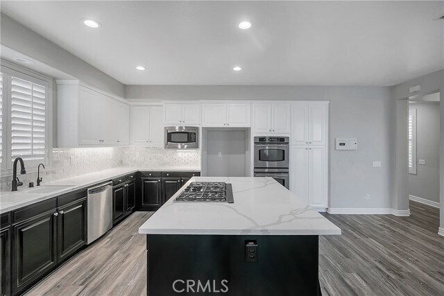 Building Photo - 26850 Peppertree Dr