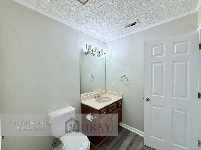 Building Photo - 411 Parkridge Dr
