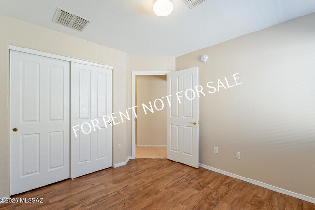 Building Photo - 8356 S Otis Dr