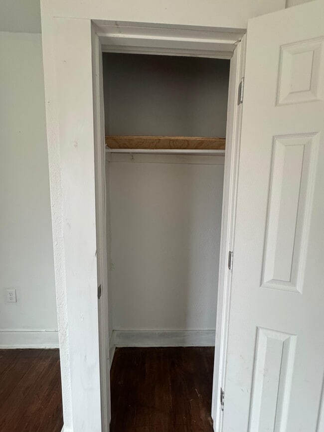 Building Photo - 542 N Scott St